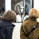Kunstbra__u_Besucher_01_Foto_Emanuel Sutterlu__ty.jpg