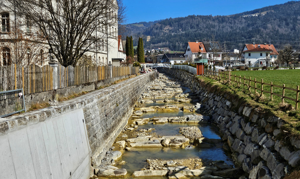 PROJEKT B Ruggbach HOCHWASSERSCHUTZ Information Bautafel November 2024 _3_.jpg