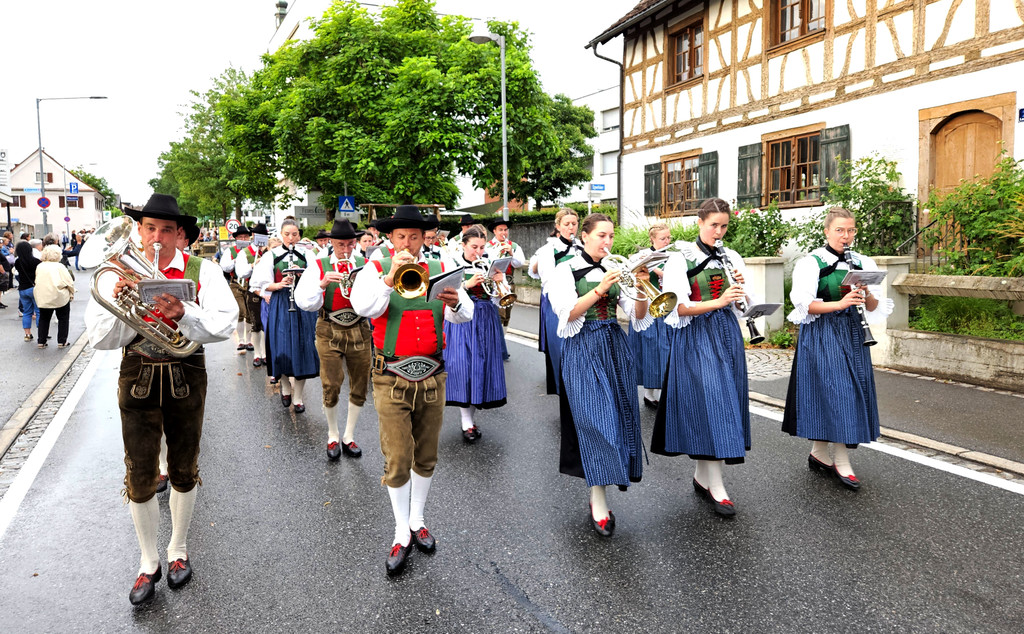 Musikverein DORFFEST E 5er JUBIL__UMSJAHRG__NGER Treffen 20-07-2025 _3_.jpg