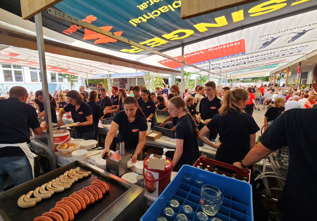 Musikverein DORFFEST D TEAM MITARBEITENDE 20-07-2025 _16_.jpg