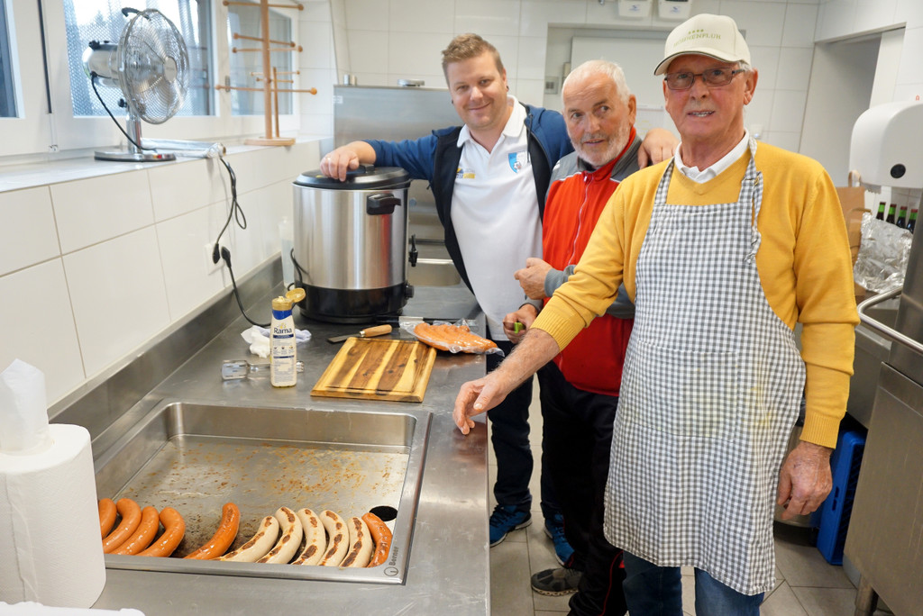 25_ Radsternfahrt25_ Grillen.JPG