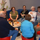 Am Abend wurde in Lindenberg bei Gesang und Gespr__chen die Gemeinschaft gepflegt.jpg