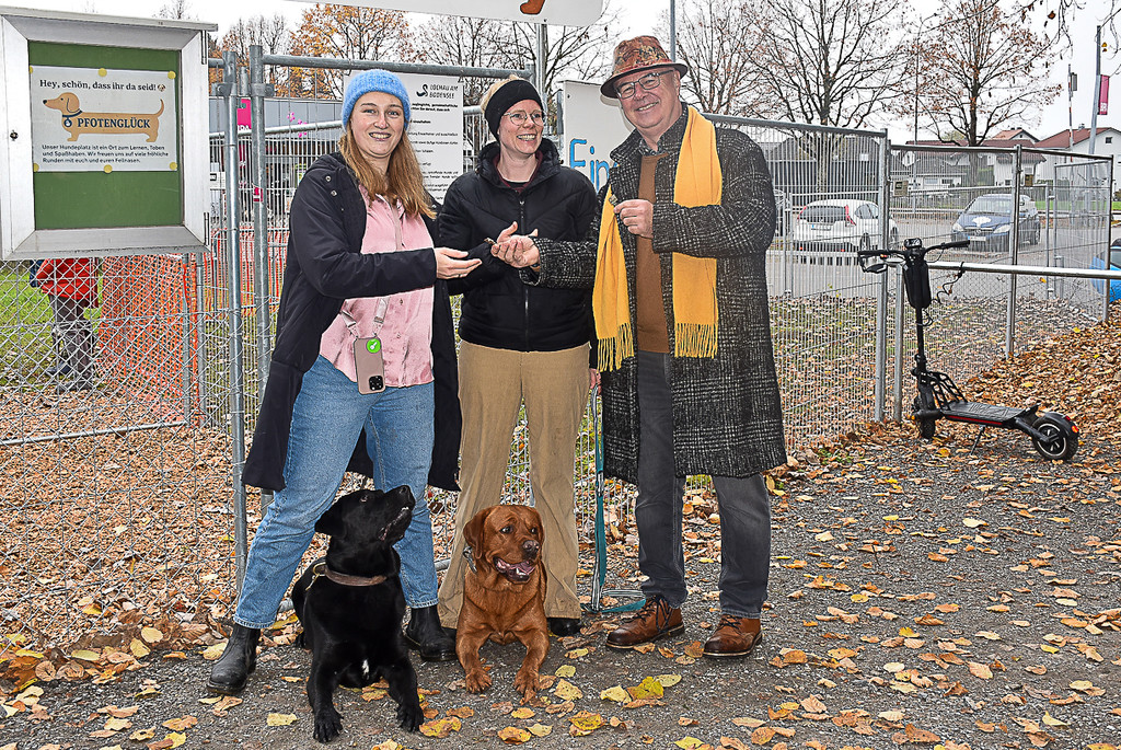 20251107_Er__ffnung Hunde-Freilauffl__che-26.jpg