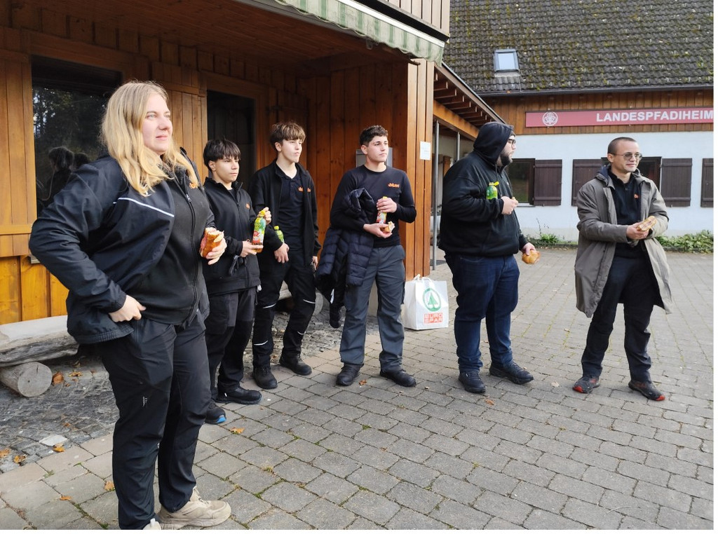 Blum Lehrlinge 2 _Mittel_.jpg