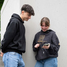 Social Media gehört zum Alltag Jugendlicher – der bewusste Umgang damit gewinnt zunehmend an Bedeutung.