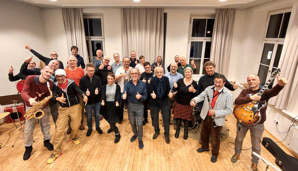 ComeAndPlayM__rz26 _ 2_.jpg