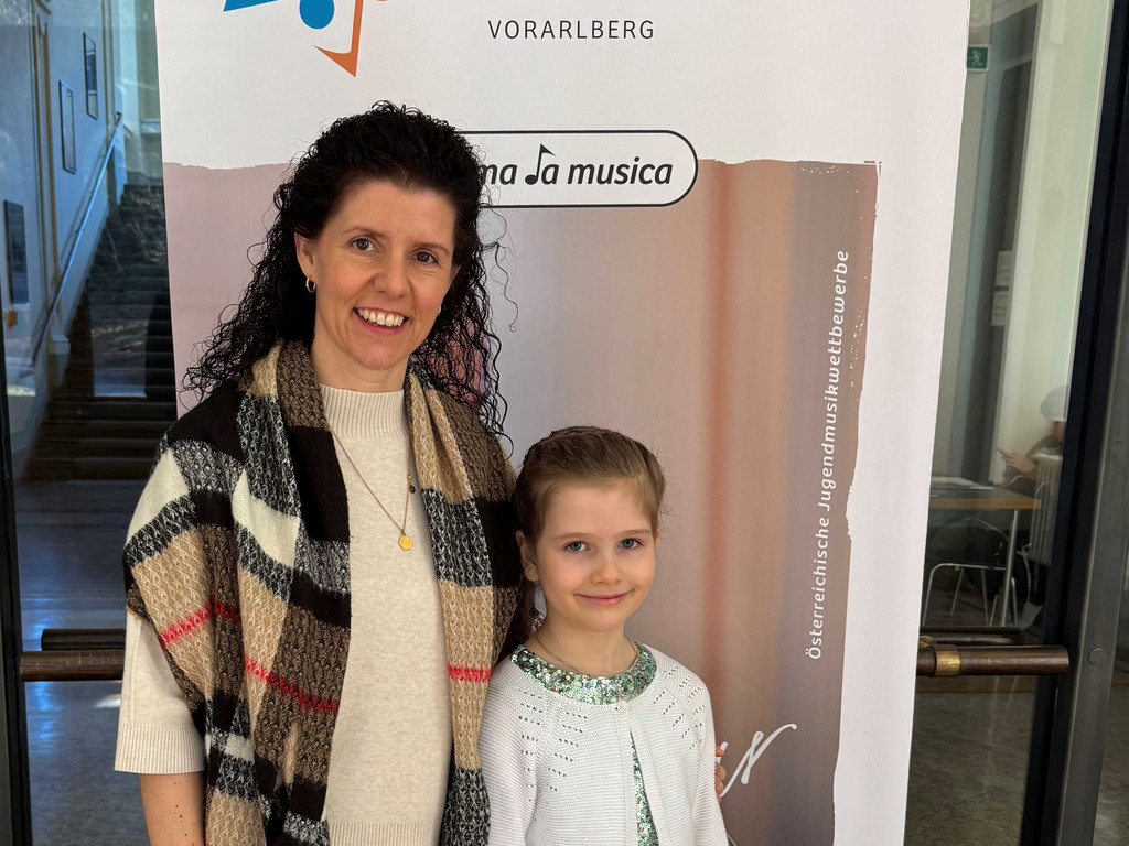 Lea Rin__sl_G__fis_Klavier_AG A quer.jpg