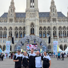 Gruppenfoto Rathaus.JPG