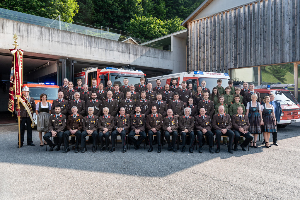 Feuerwehr-Th__ringerberg-Gruppenfoto-Komplett.jpg
