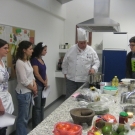 Bilder um feurige Chili und Avocados