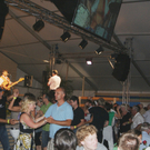 Tanz und Stimmung im Zelt.JPG