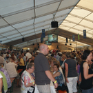 Volles Haus zum Start.JPG