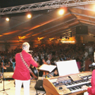 Trocaderos brachten das Zelt zum beben.JPG