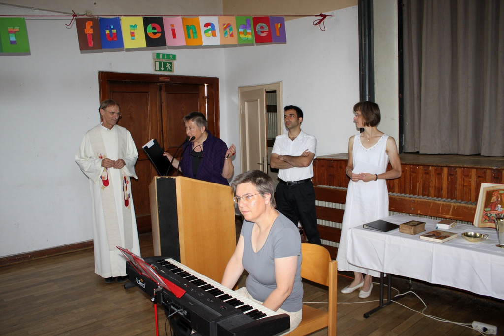 VS Interkulturelle Feier Lochau 2010 _22__jpg-1278776013