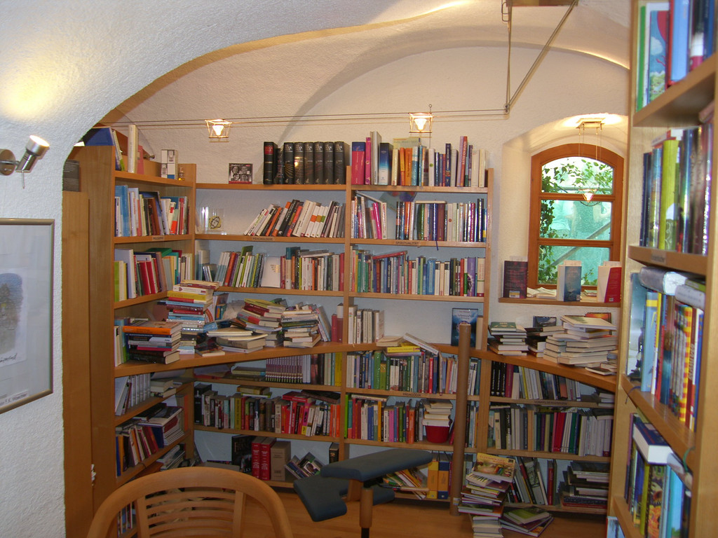 SH101140_JPG-1278952012