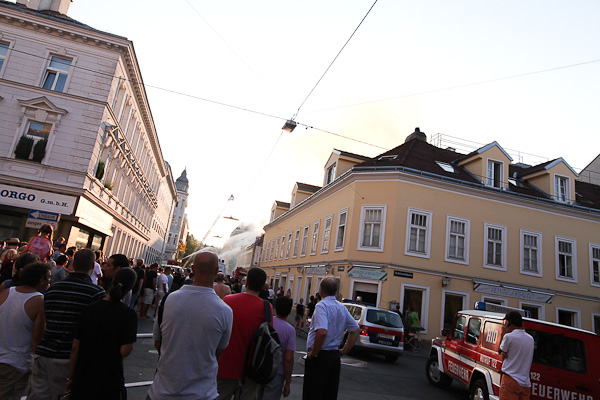 Brand - Feuer - Tivoligasse 50 - Meidling  - florian wieser _29_.jpg