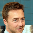 7439_edward-norton-at-the-illusionist-premiere-in-new-york.jpg
