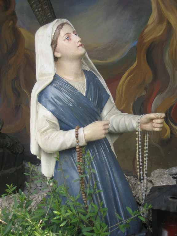 Lourdes Bernadette_jpg-1279294525