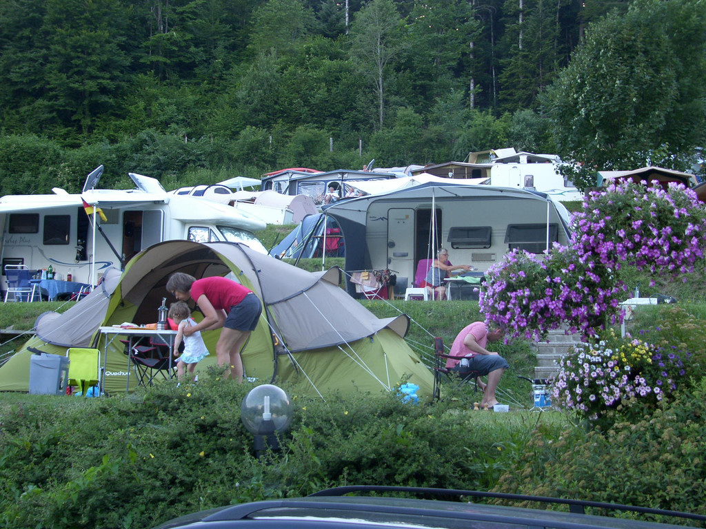 SH101190_JPG-1279461388