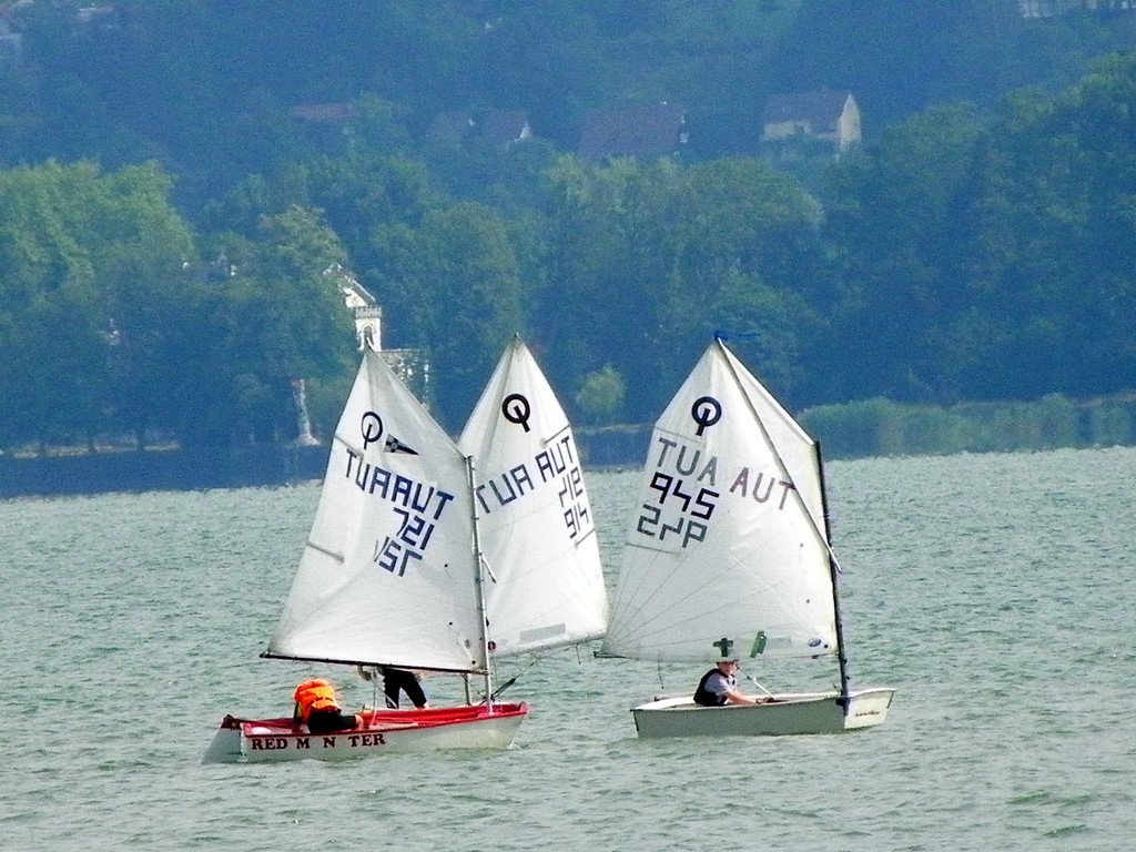 103_9352_jpg-1279579405