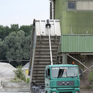 Lkw in Starkstomleitung