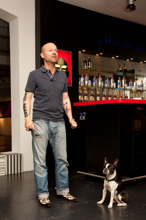 Wolfgang Flatz-16.jpg
