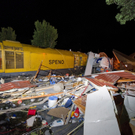 Zug zerstört Sportgeschäft in den Niederlanden.