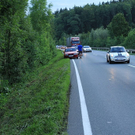 B156: Lkw stürzt um
