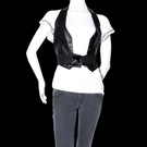 Jeans 169,90  Top 129,90  Gilet 149,90  Gürtel 89,90  alles von Guess by Maricano