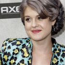 Kelly Osbourne mit grauen Haaren