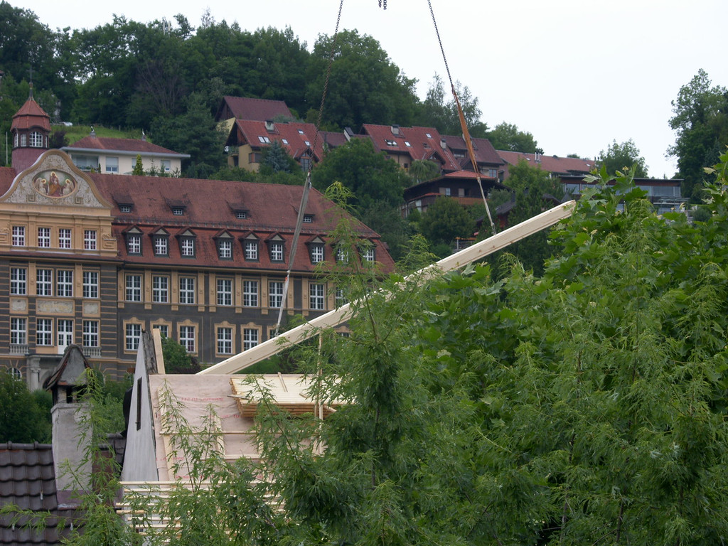 06_JPG-1281075082