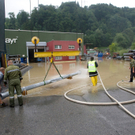 Firma Doppelmayr unter Wasser