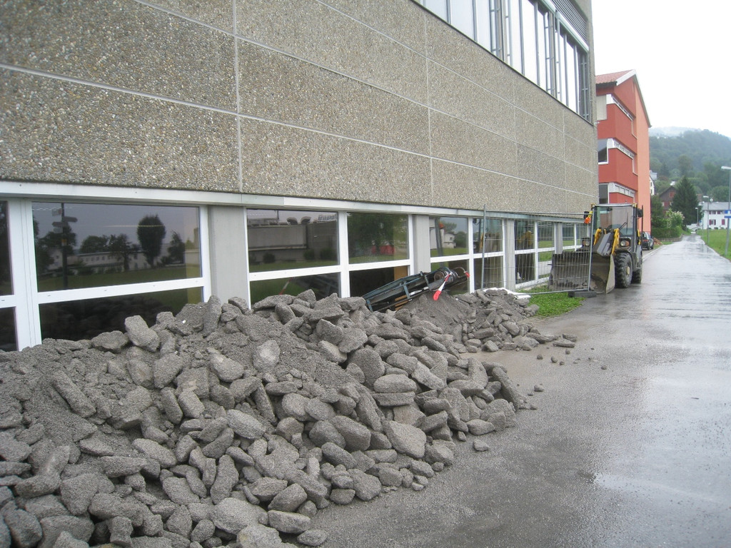 Hochwasser Mehrzweckhalle 2010 _3__jpg-1281438488