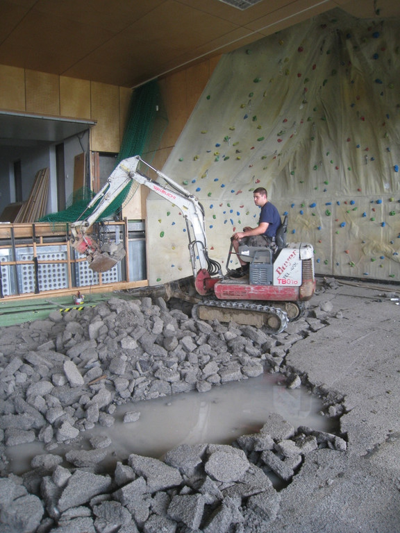 Hochwasser Mehrzweckhalle 2010 _7__jpg-1281438654