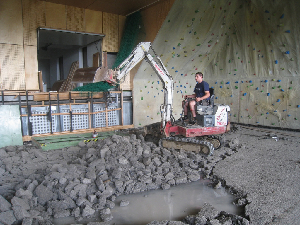 Hochwasser Mehrzweckhalle 2010 _8__jpg-1281438703