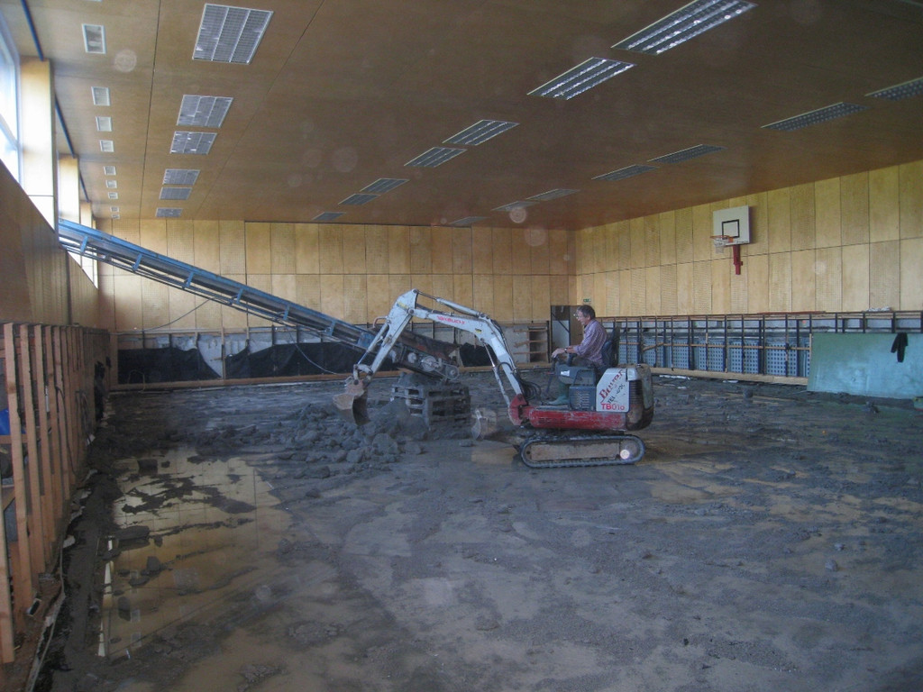 Hochwasser Mehrzweckhalle 2010 _13__jpg-1281438815