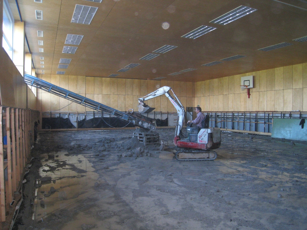 Hochwasser Mehrzweckhalle 2010 _14__jpg-1281438843