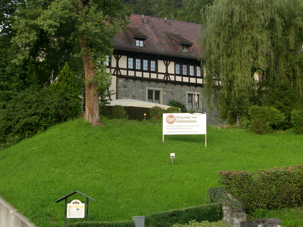 002_JPG-1281513482