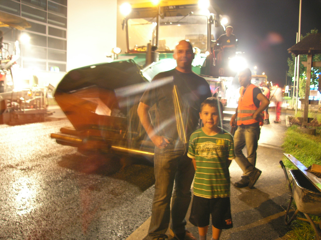 SH102143_JPG-1281767597