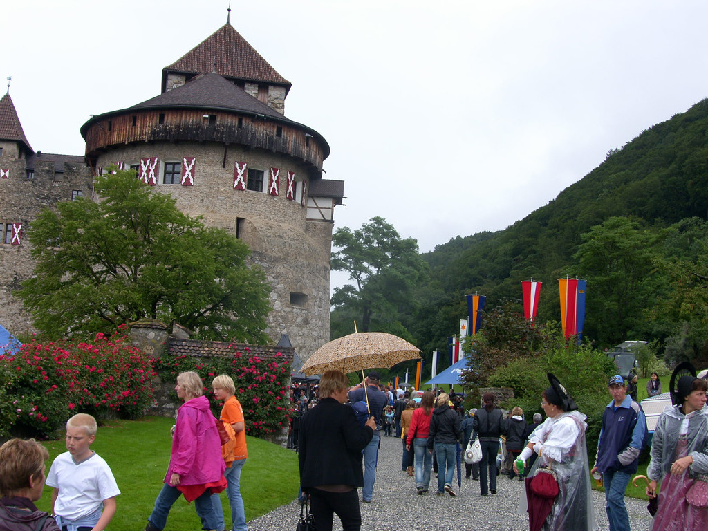 11_JPG-1281939458