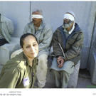 Israel: Soldatin postet Gefangenen-Bilder auf Facebook