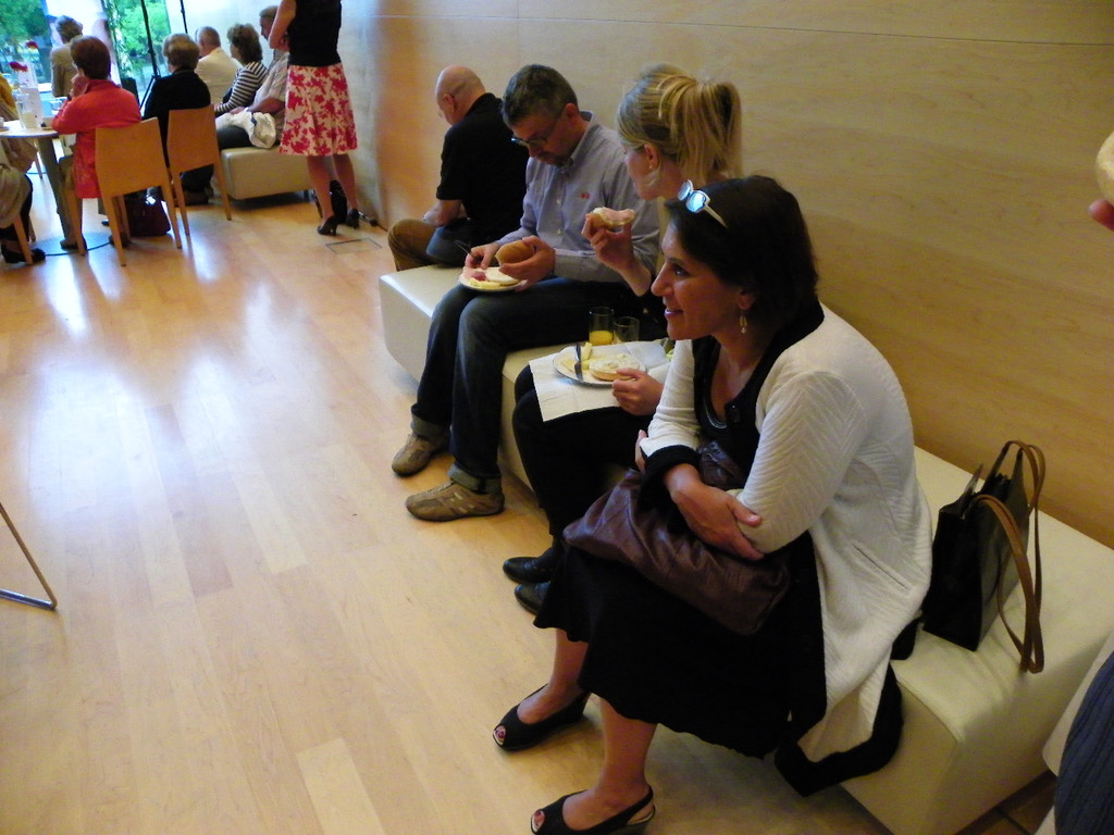 104_9995_jpg-1282038861