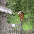 für den Rückweg sollte man den Wanderweg entlang der Litz wählen