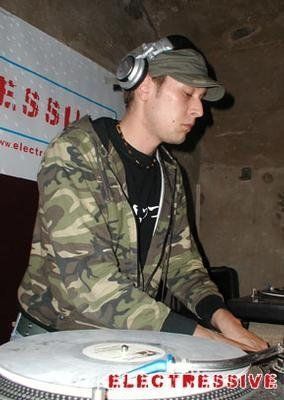 1834394.jpg