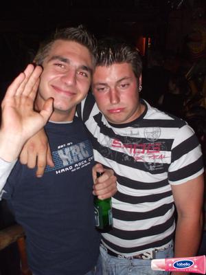 2000212.jpg