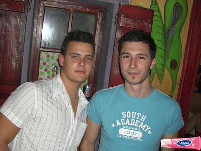 2000369.jpg