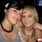 Girls an Deck im Parkdeck