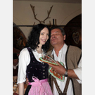 433195015-promis-oktoberfest-wiesn-kaefer-hippodrom_9.jpg