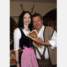 1067473375-promis-oktoberfest-wiesn-kaefer-hippodrom_9.jpg