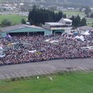 MAZDA-Flugtag 2009 lockte tausende Menschen zum Flugplatz Hohenems.JPG